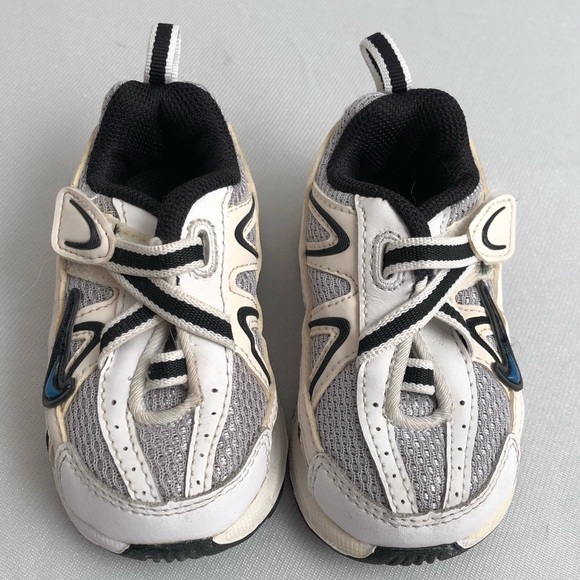 Nike T-Run 2 white black silver infant sneaker 4C - Picture 1 of 5